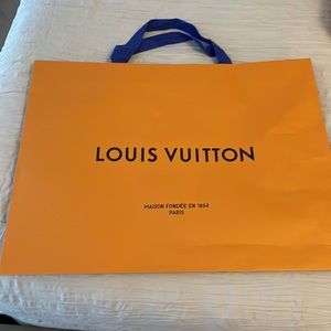 Louis Vuttion Extra large shopping bag I also have other sizes avil on my page